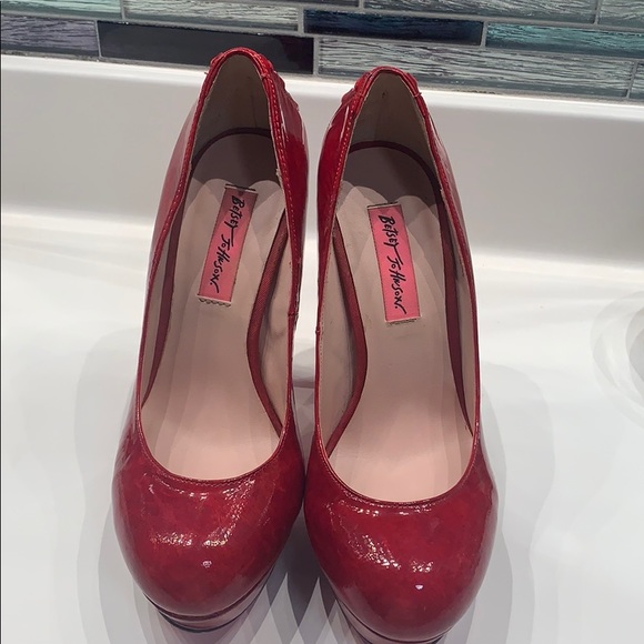 Red Heels - Picture 2 of 6